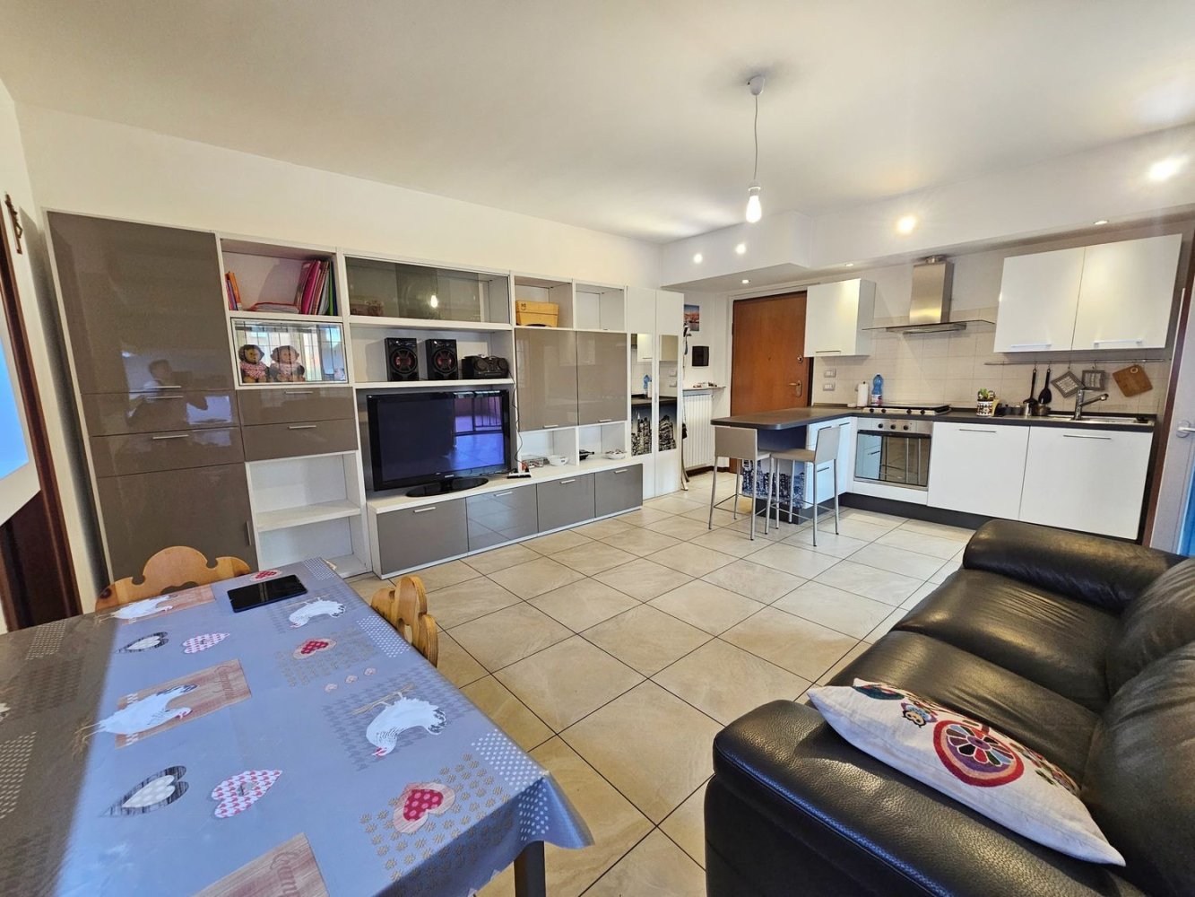 2 rooms Apartment in Saronno, Italy No. 334209