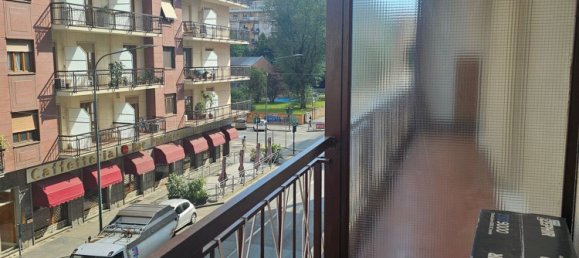 2 bedrooms Apartment in Turin, Italy No. 348654 8