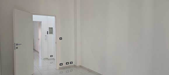 2 bedrooms Apartment in Turin, Italy No. 348654 7