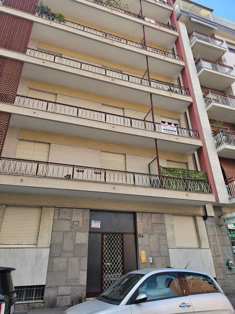 2 bedrooms Apartment in Turin, Italy No. 348654