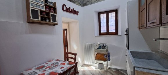 4 rooms House in Fivizzano, Italy No. 157425 8