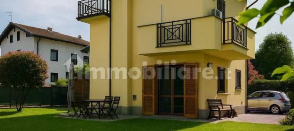 4 bedrooms Villa in Vermezzo con Zelo, Italy No. 296819 4