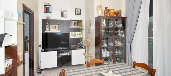 Apartamento de 3 habitaciónes en Parabiago, Italy No. 19203 7