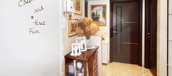 Apartamento de 3 habitaciónes en Parabiago, Italy No. 19203 11