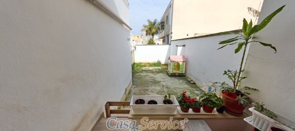 2 bedrooms House in Matino, Italy No. 93108 3