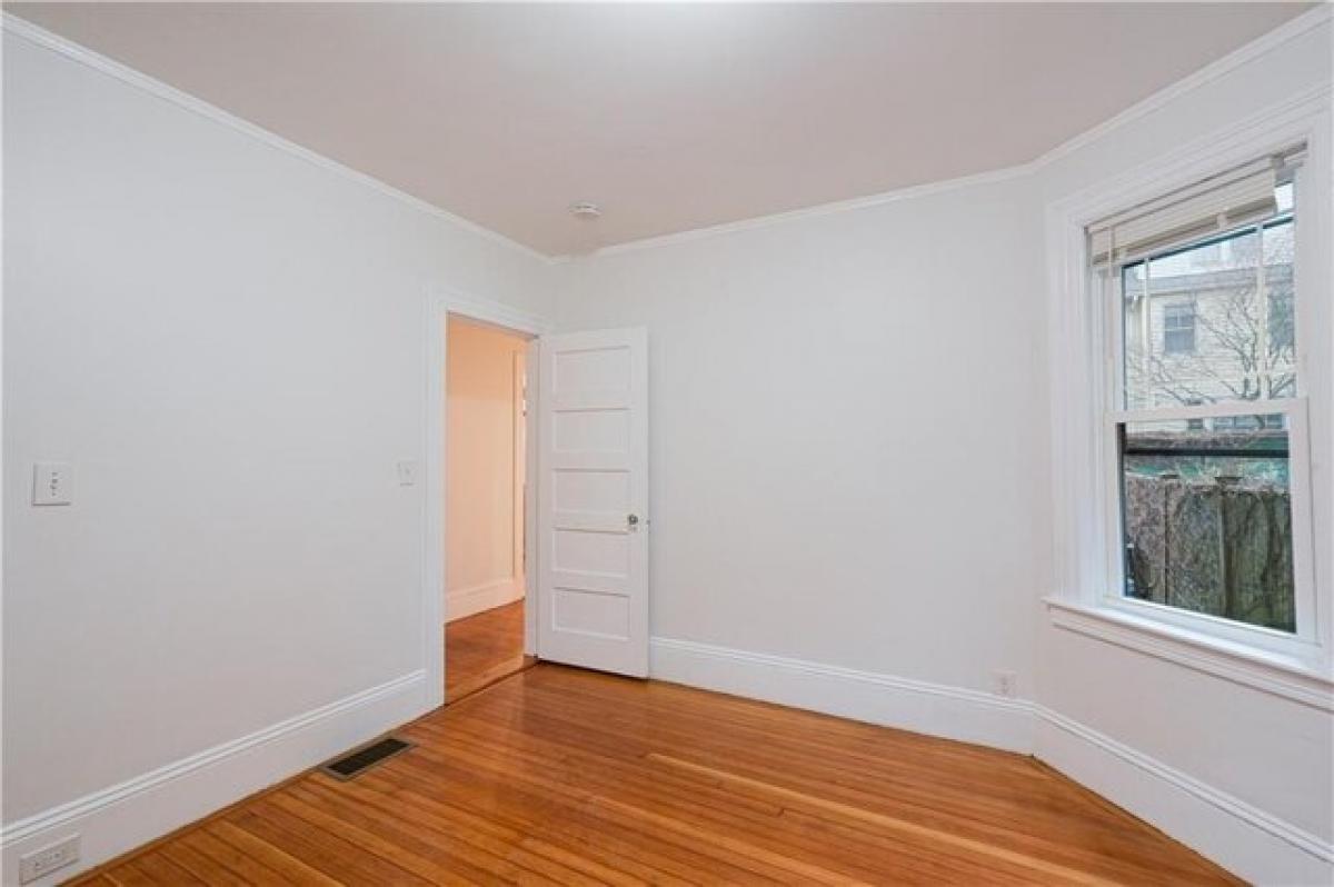 Дом с 6 спальнями в Провиденс, США № 375488