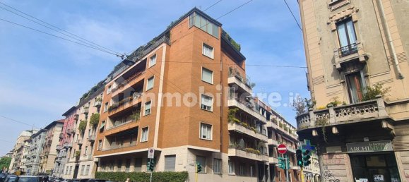 1 bedroom Apartment in Milan, Italy No. 374059 2