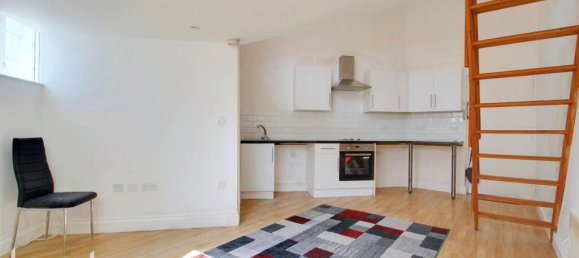 1 bedroom Apartment in Grays, United Kingdom No. 5013 4