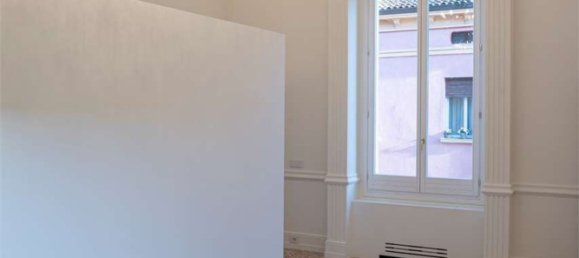 193m² Office in Carpi, Italy No. 165417 3