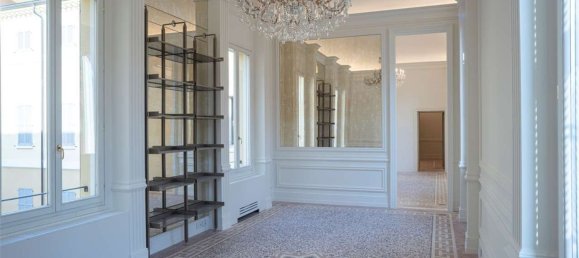 193m² Office in Carpi, Italy No. 165417 2