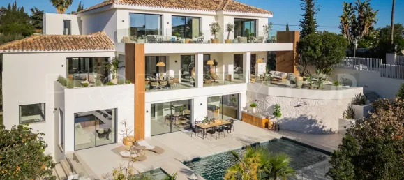 6 bedrooms Villa in Marbella, Spain No. 190021 3