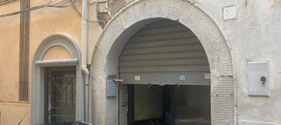 27m² Commercial property in Velletri, Italy No. 151471 2