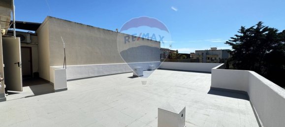 3-salle Appartement à Cagliari, Italy No. 8461 7