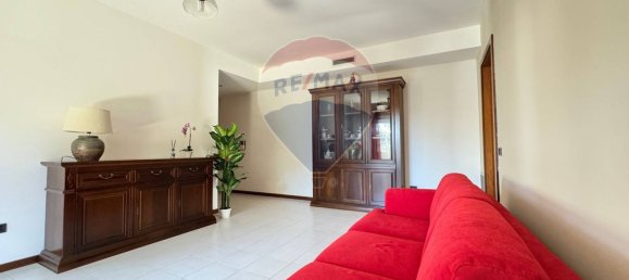 3-salle Appartement à Cagliari, Italy No. 8461 5