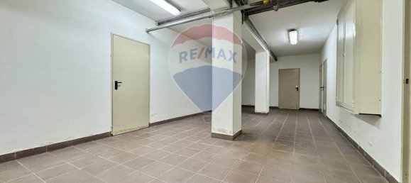 3-salle Appartement à Cagliari, Italy No. 8461 39