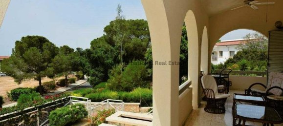 Villa de 3 dormitorios en Coral Bay, Cyprus No. 975 8