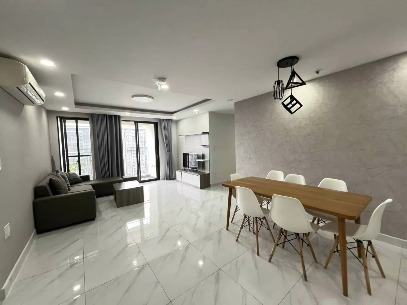 3 bedrooms Apartment in District 7, Vietnam No. 19421