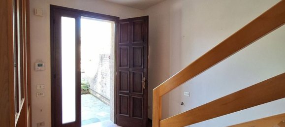 5 rooms House in Rovigo, Italy No. 290131 2