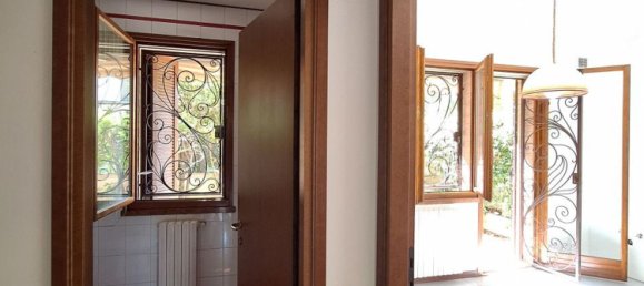 5 rooms House in Rovigo, Italy No. 290131 5