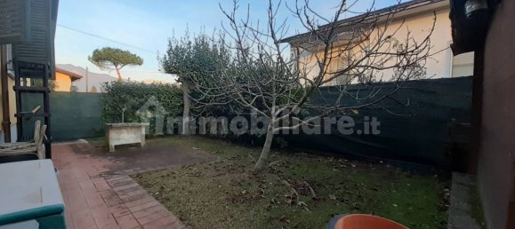 4 bedrooms Villa in Massa, Italy No. 161138 2