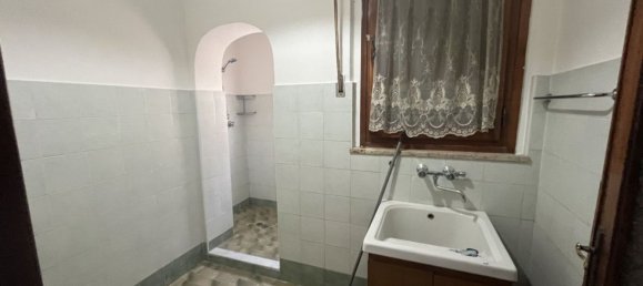 4 rooms Apartment in Campi Bisenzio, Italy No. 199053 5
