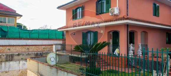 Villa de 3 dormitorios en Aci Sant'Antonio, Italy No. 131065 3