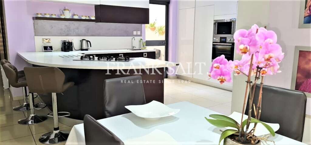 3 bedrooms Apartment in San Gwann, Malta No. 4850