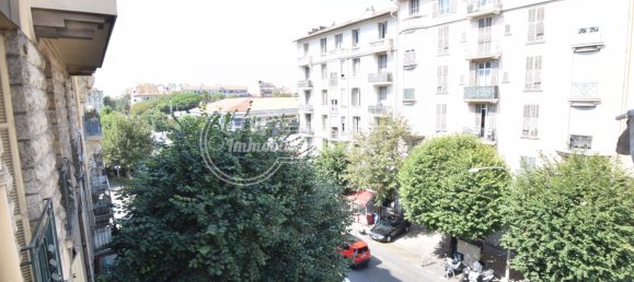 3 chambres Duplex à Nice, France No. 320835 8