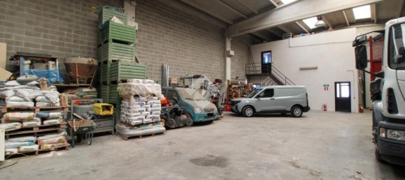400m² Warehouse in Rudiano, Italy No. 359644 9