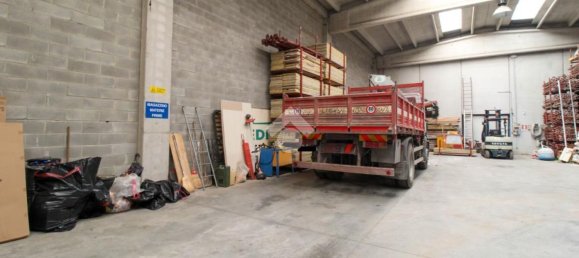 400m² Warehouse in Rudiano, Italy No. 359644 3