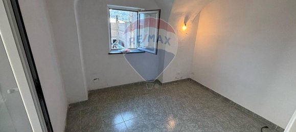 3 rooms Apartment in Vado Ligure, Italy No. 40383 4