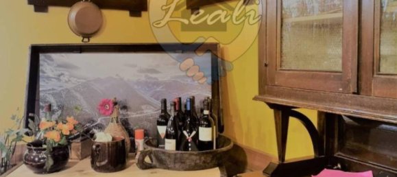 4 bedrooms Apartment in Cessapalombo, Italy No. 85780 15