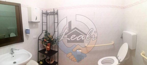 4 bedrooms Apartment in Cessapalombo, Italy No. 85780 14