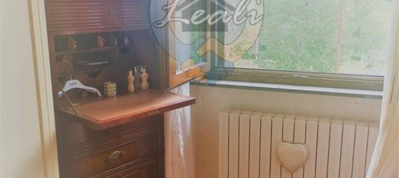 4 bedrooms Apartment in Cessapalombo, Italy No. 85780 9