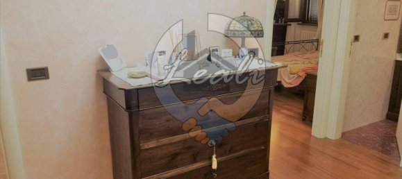 4 bedrooms Apartment in Cessapalombo, Italy No. 85780 17