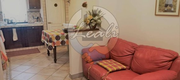 4 bedrooms Apartment in Cessapalombo, Italy No. 85780 2