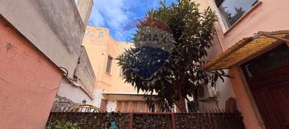 5 rooms Apartment in Quartu Sant'Elena, Italy No. 8441 2