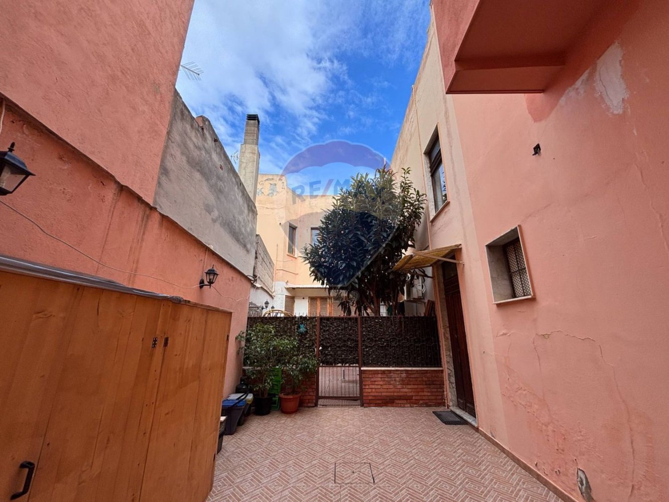 5 rooms Apartment in Quartu Sant'Elena, Italy No. 8441