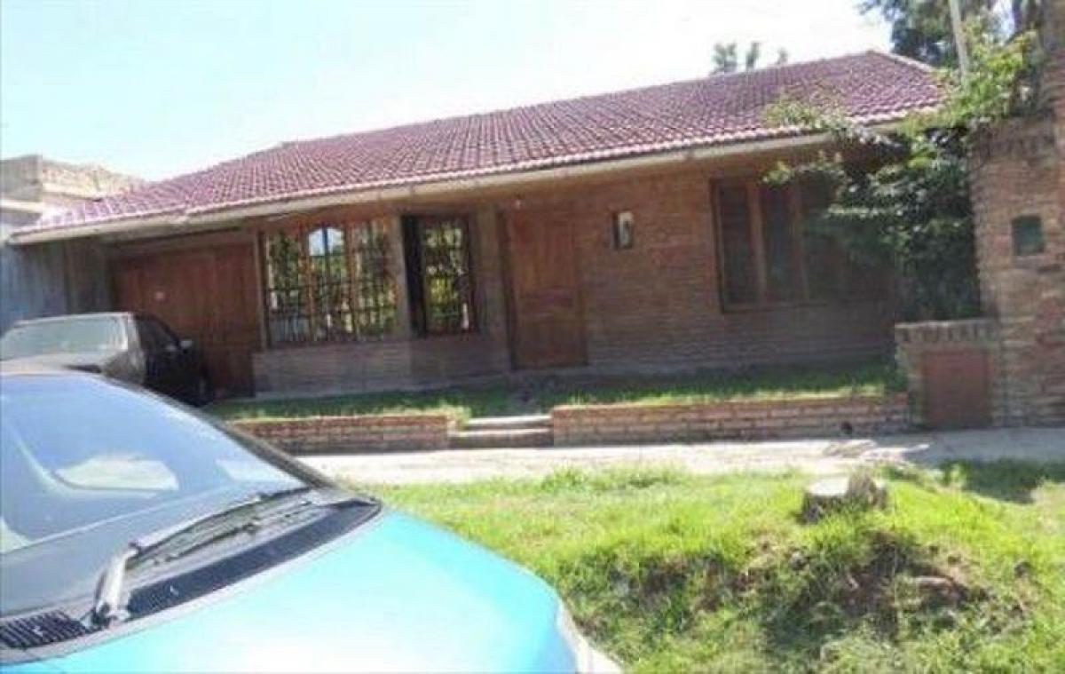 3 bedrooms House in Ituzaingo, Argentina No. 1687