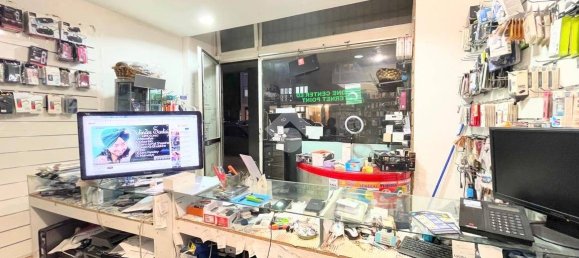 27m² Commercial property in Udine, Italy No. 80431 5