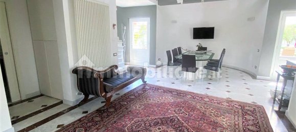 3 bedrooms Villa in Carrara, Italy No. 73693 8