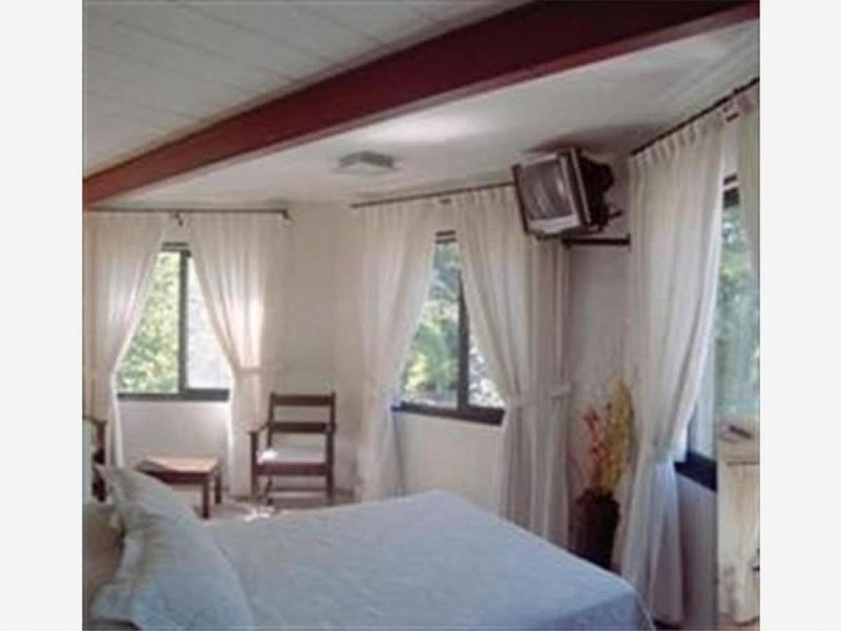 558m² Hotel in Tigre, Argentina No. 30341