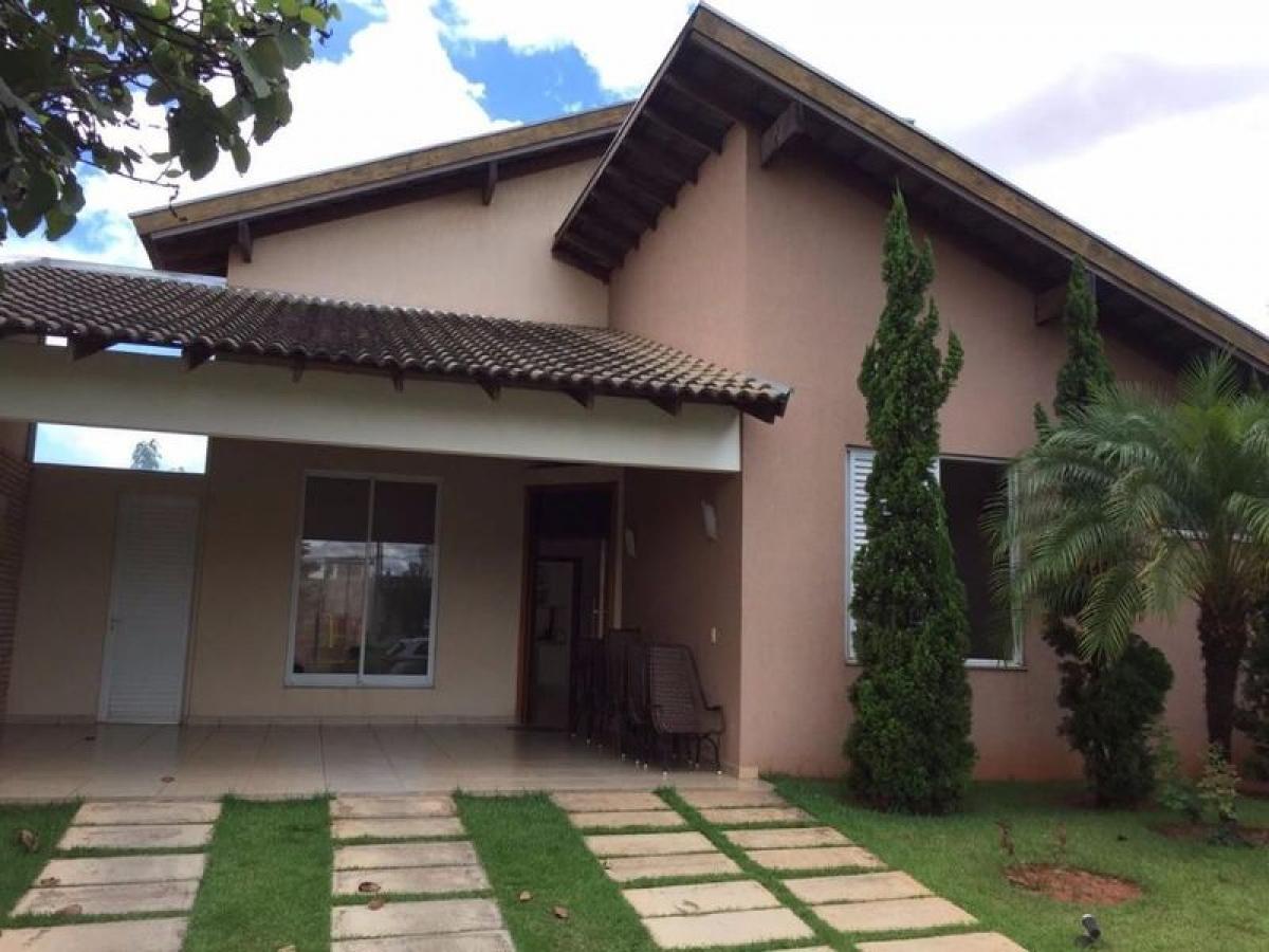 Casa de 3 dormitorios en Sao Paulo, Brazil No. 504557