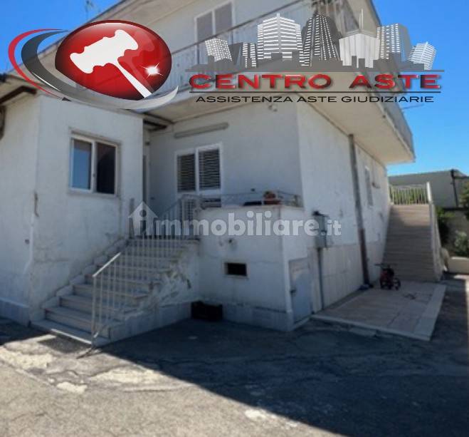 5 غرف نوم شقة في Trinitapoli, Italy رقم 269122