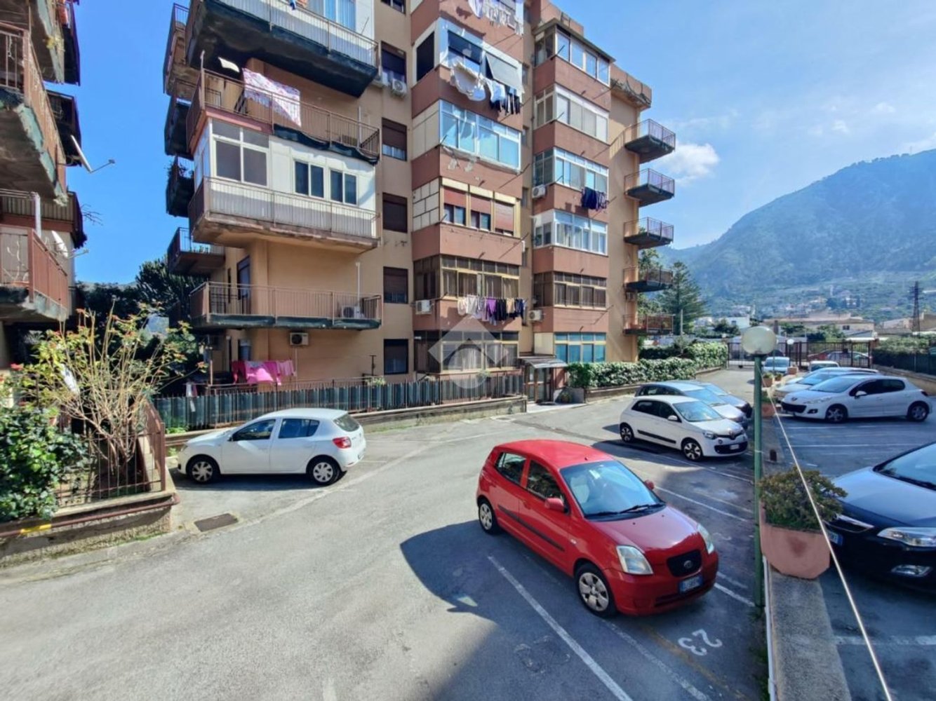 Квартира с 5 комнатами в Палермо, Италия № 157393