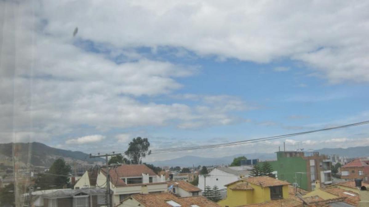 2 bedrooms House in Bogota, Colombia No. 14704