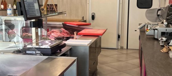  Commercial property in Beaune, France No. 258712 2