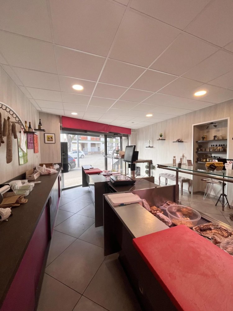  Commercial property in Beaune, France No. 258712