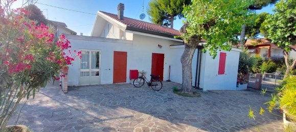 670m² Building in Riccione, Italy No. 325824 15