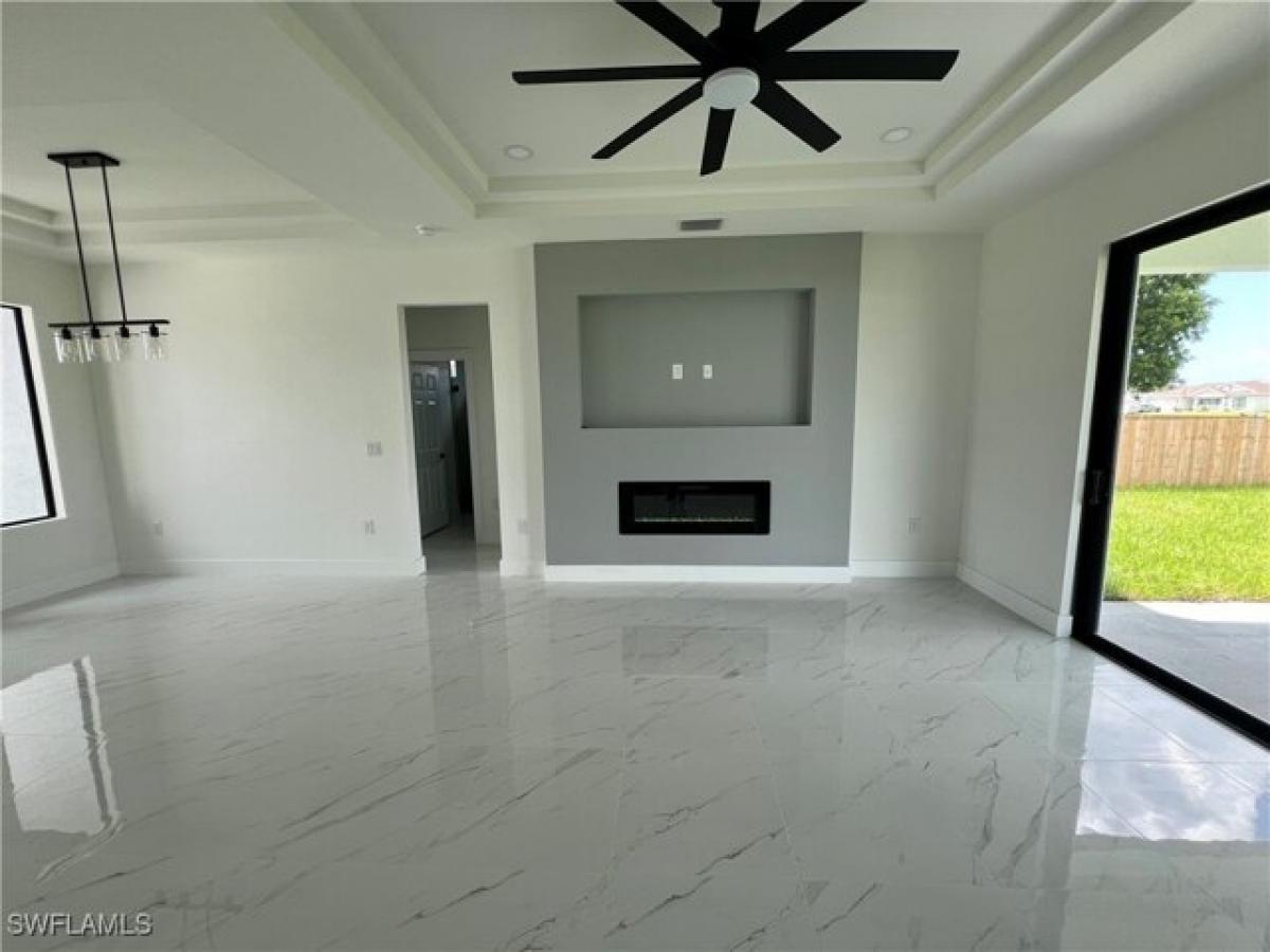 Casa de 3 dormitorios en Cape Coral, USA No. 401375